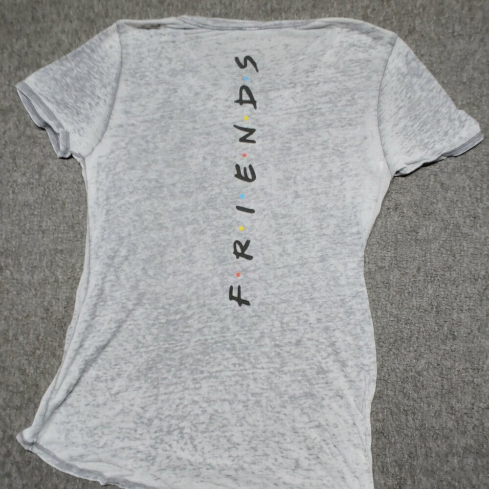 FRIENDS TV Show Women’s Gray T-Shirt Sz M | Ross Joey Rachel Phoebe Monica Door - Picture 2 of 6